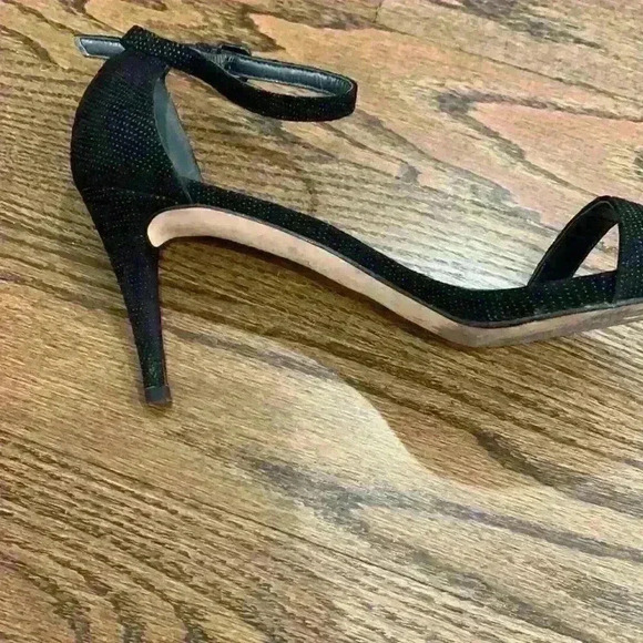 Stuart Weitzman Goosebumps Nun Naked shoes - Picture 5 of 7